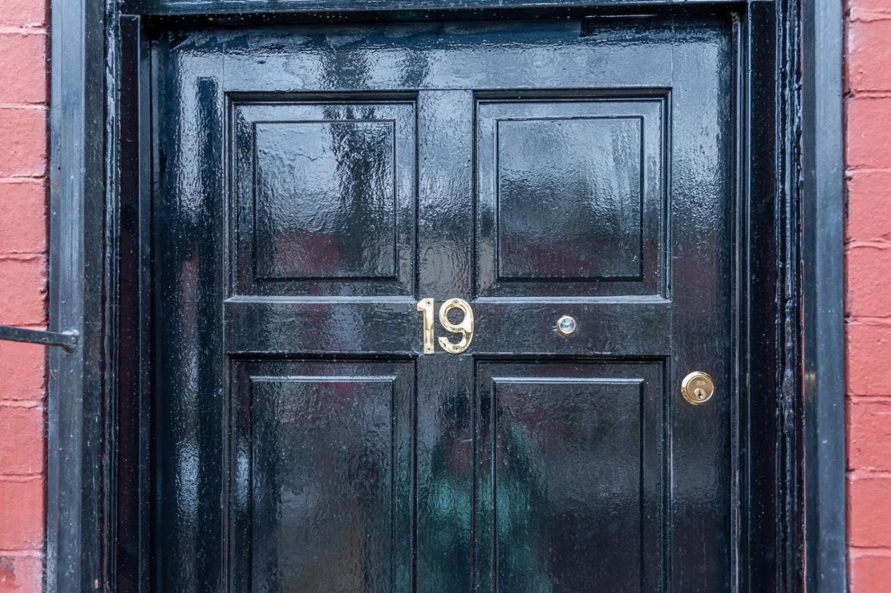 Leeds 4-Bed House - Sleeps 9 Free Parking & Wifi别墅 外观 照片